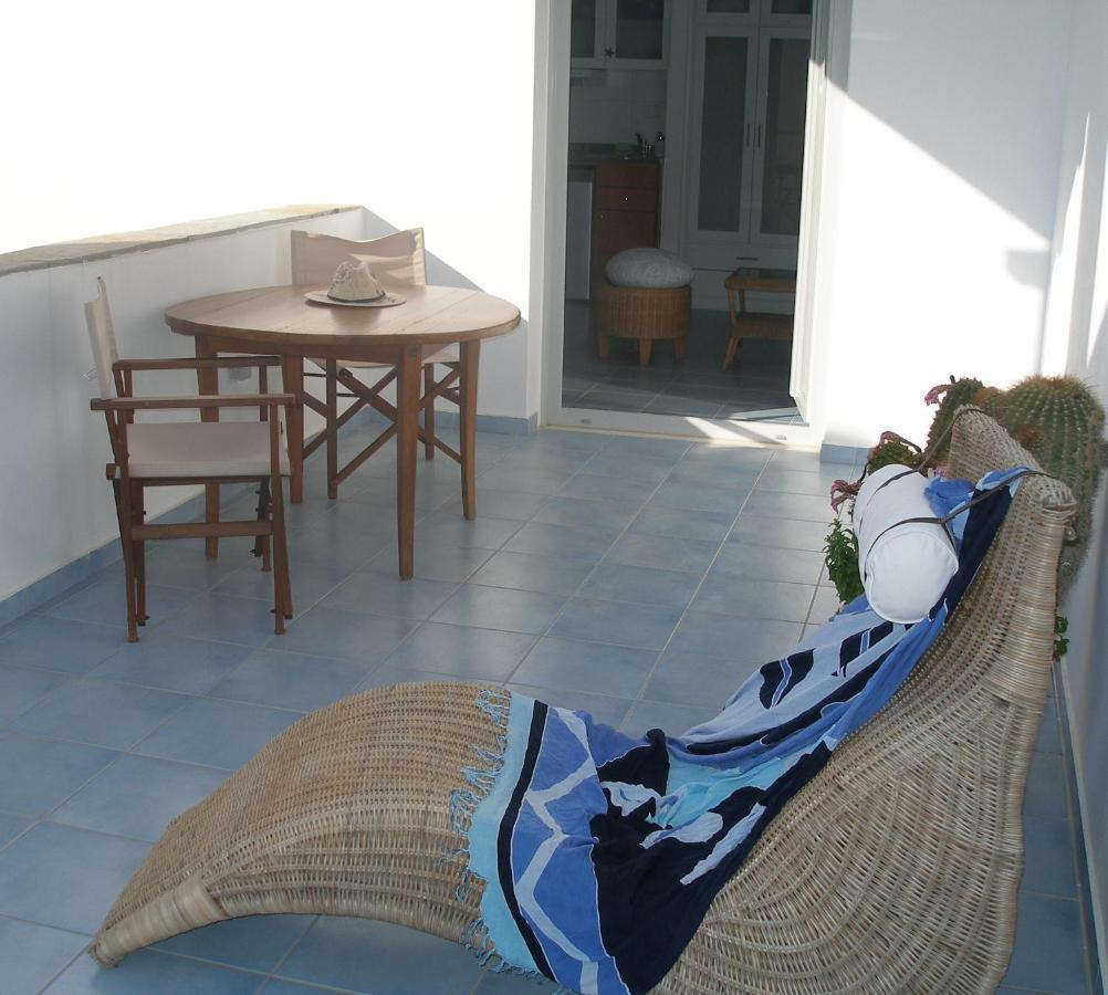 Inaxos Studios, Viewing Apollo Temple. Naxos City Экстерьер фото