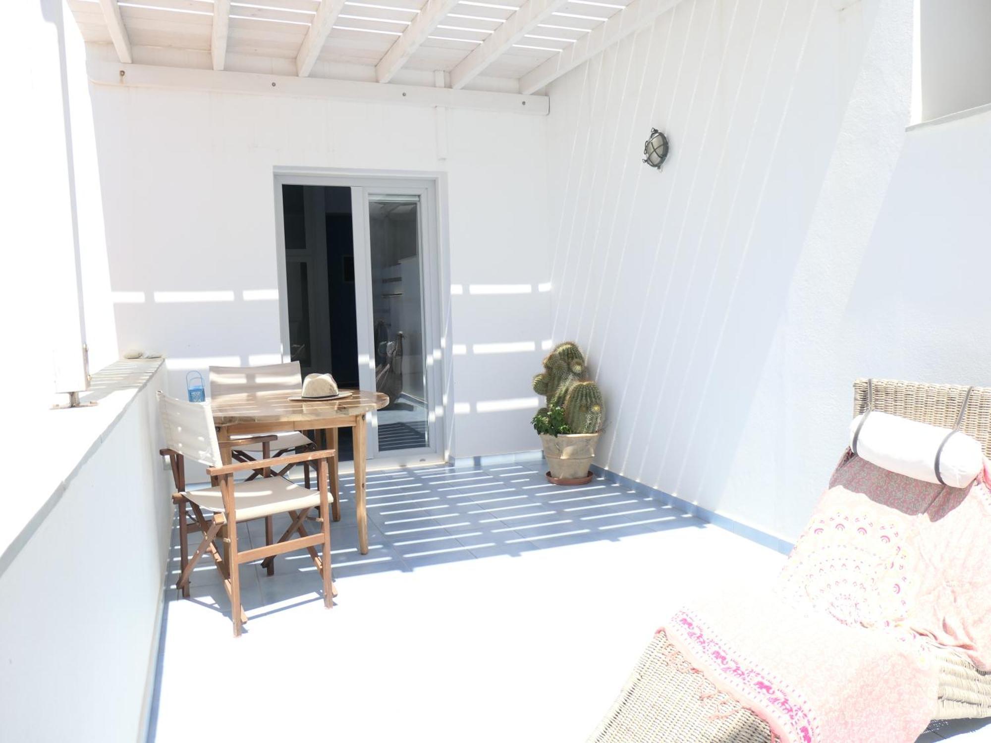 Inaxos Studios, Viewing Apollo Temple. Naxos City Экстерьер фото