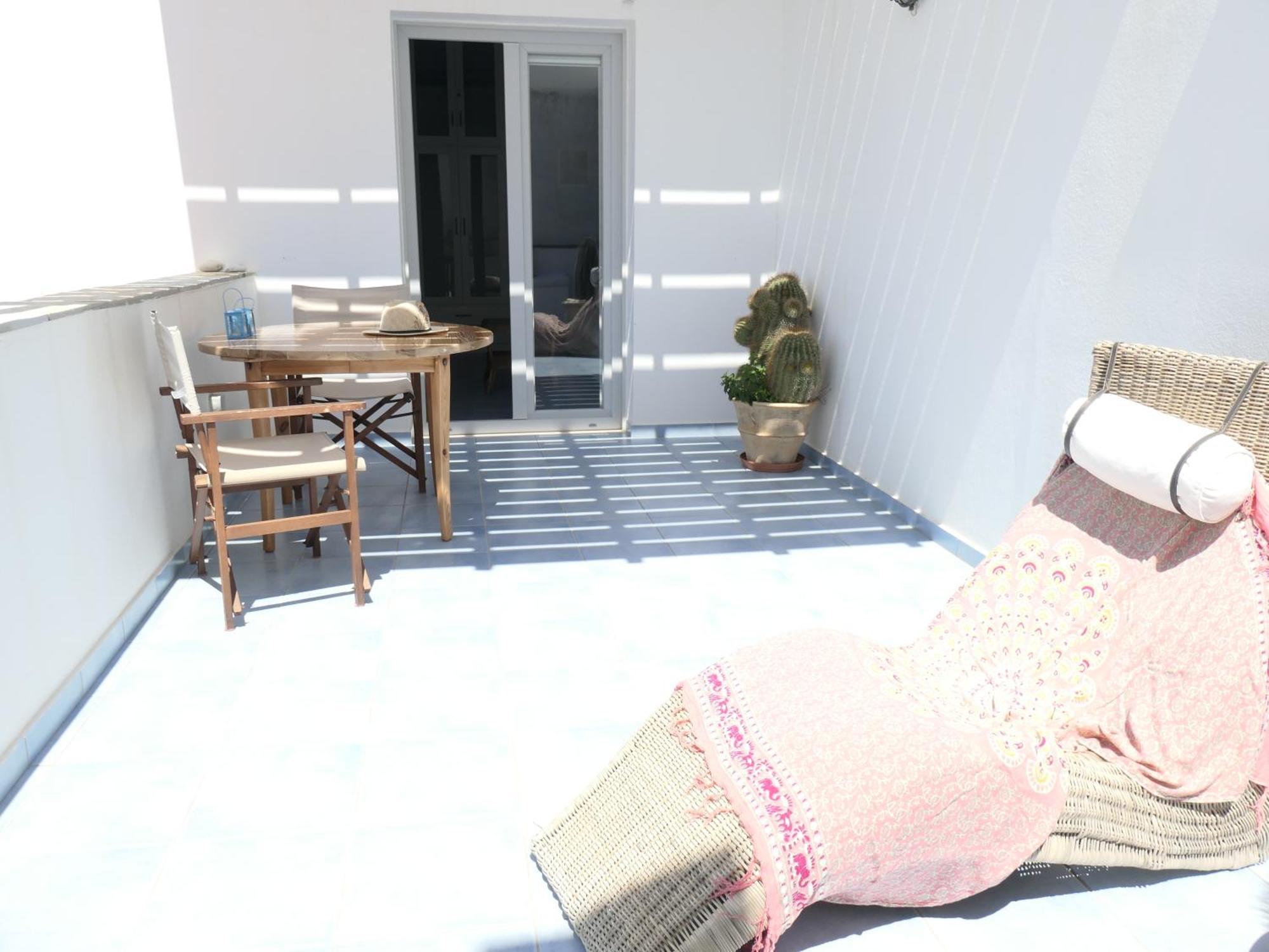 Inaxos Studios, Viewing Apollo Temple. Naxos City Экстерьер фото